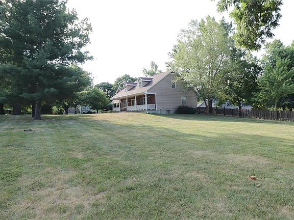2nd image of 2001 W Liberty Dr