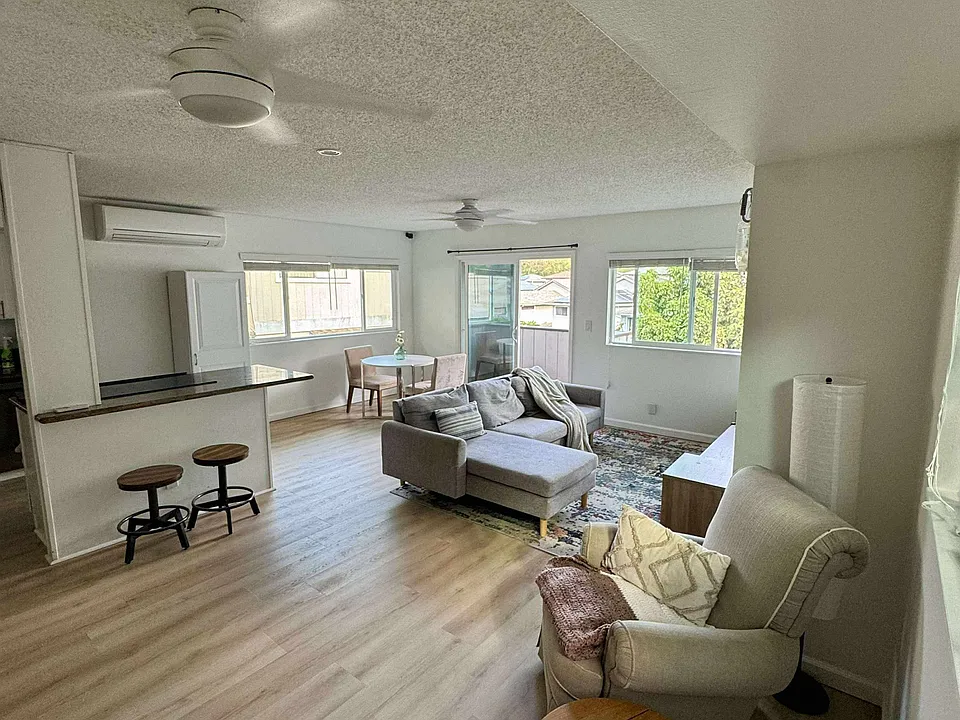 99-818 Meaala St
