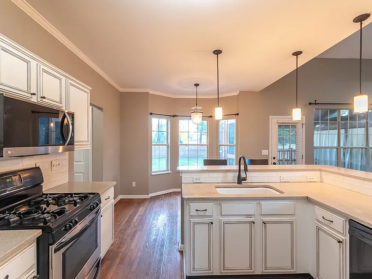 517 Caselton Ct — Photo 5