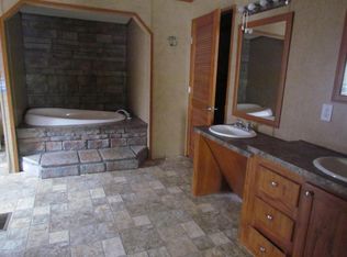 200 Wright Dr, Fayette, AL 35555