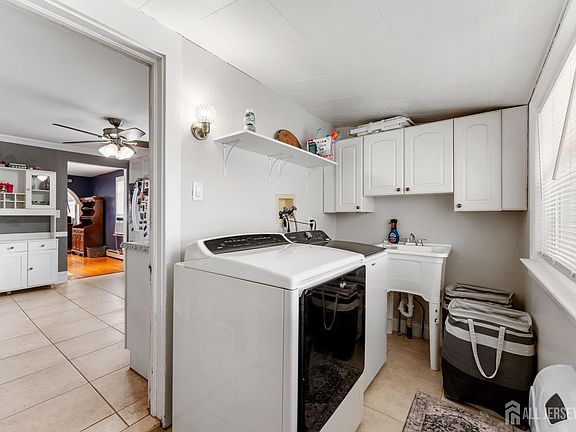 4th image of 177 Pulaski Ave