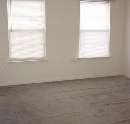 3rd image of 6826 Lantana Dr