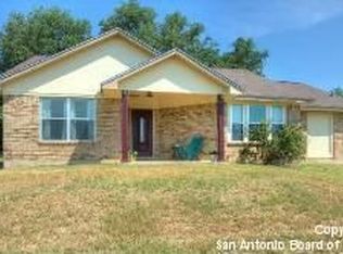 1258 County Road 221, Floresville, TX 78114
