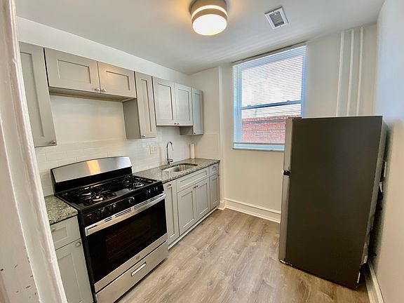 5th image of 2532 S Broad St Floor 2