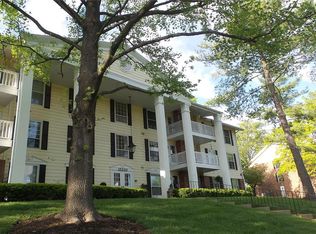 15593 Bedford Forge Dr APT 15, Chesterfield, MO 63017