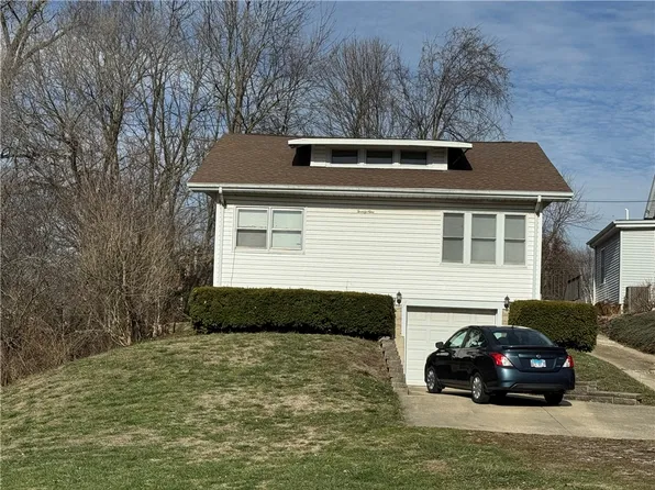 29 Jackson Ave, Charleston, IL 61920