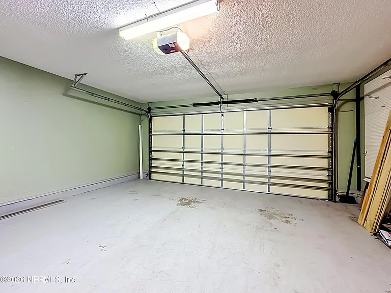 341 Hickory Hollow Dr N — Photo 25
