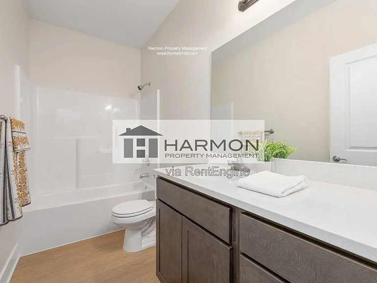 2112 N Reece Rd — Photo 14