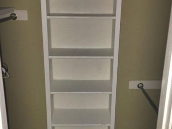 Walk in closet 