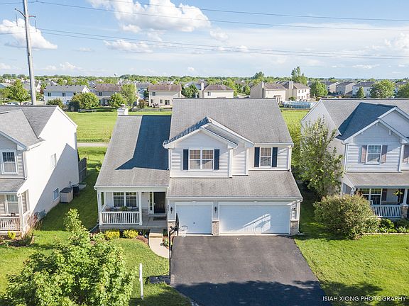 3rd image of 2921 Gloria Ct