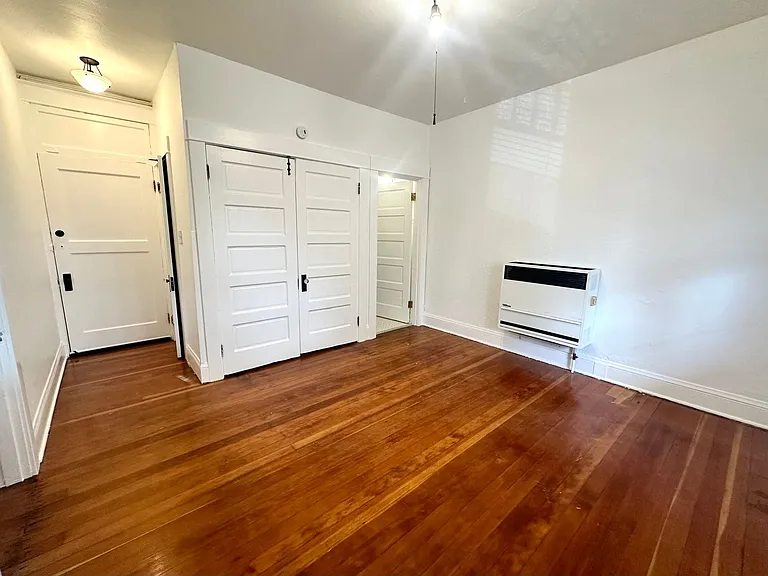 2129 SE 10th Ave — Photo 4