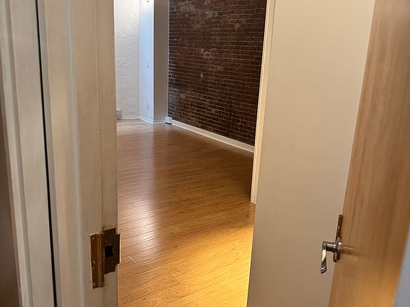 5th image of 254 Friend St #1B