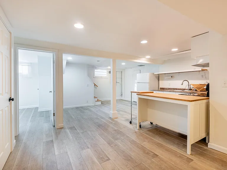 2306 SE Caruthers St #C — Photo 10