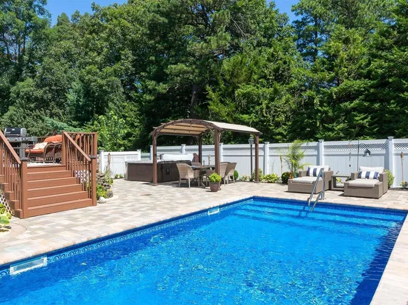 363 Tyler Avenue, Miller Place, NY 11764