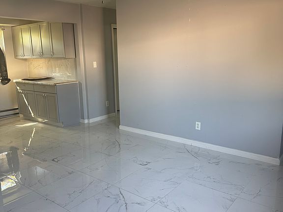 3rd image of 90 Sciota Ave APT 2