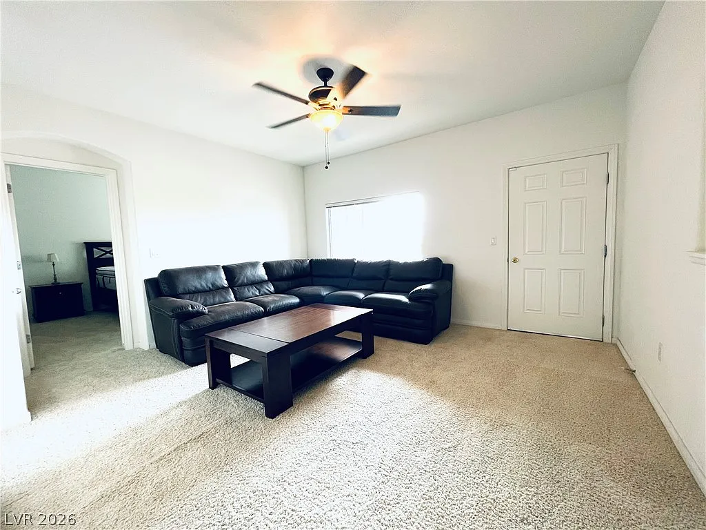 2 bed, 2.0 bath, 1073 sqft, $1,685 — Photo 4