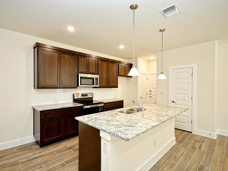 408 Parkline Dr — Photo 11