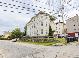 3 Hill St, Webster, MA 01570