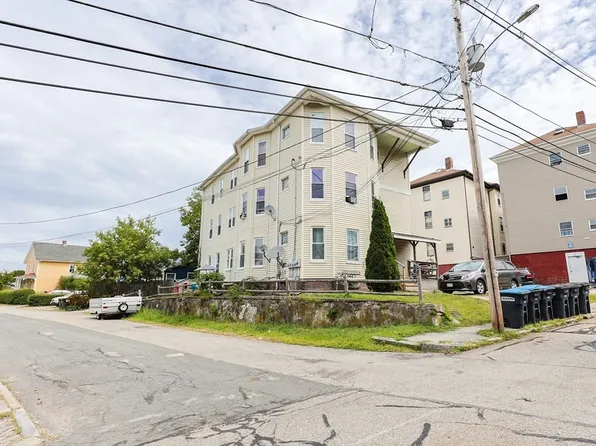 3 Hill St, Webster, MA 01570