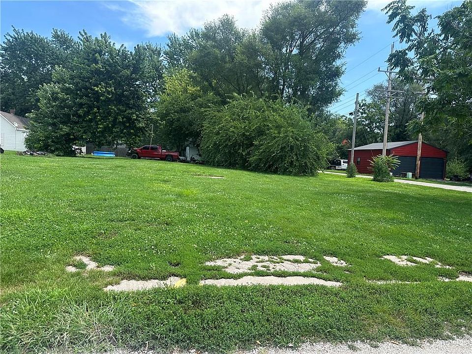 2nd image of N 7th St