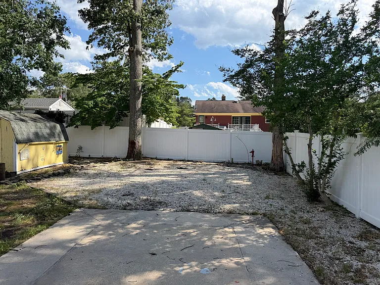 711 Linden Ave — Photo 7
