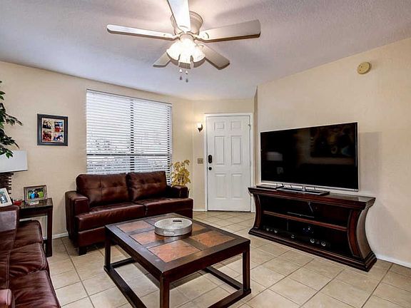 3rd image of 6655 N Canyon Crest Dr