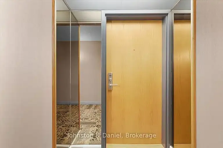 2 bed, 2.0 bath, 1881 sqft, $5,950 — Photo 3