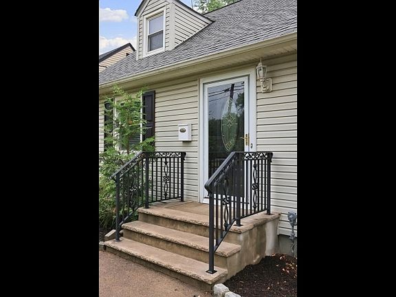 4th image of 1751 Mountain Ave