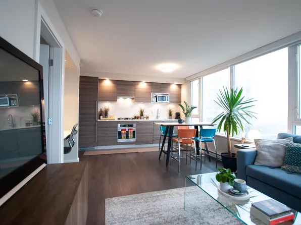 602 Como Lake Ave #1507, Coquitlam, BC V3J 0G2