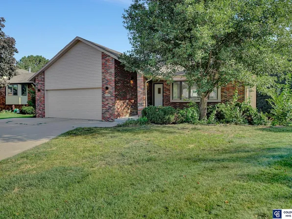 5206 Bison Dr, Lincoln, NE 68516