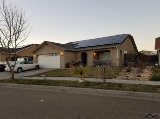 2040 Gentry Way, Red Bluff, CA 96080