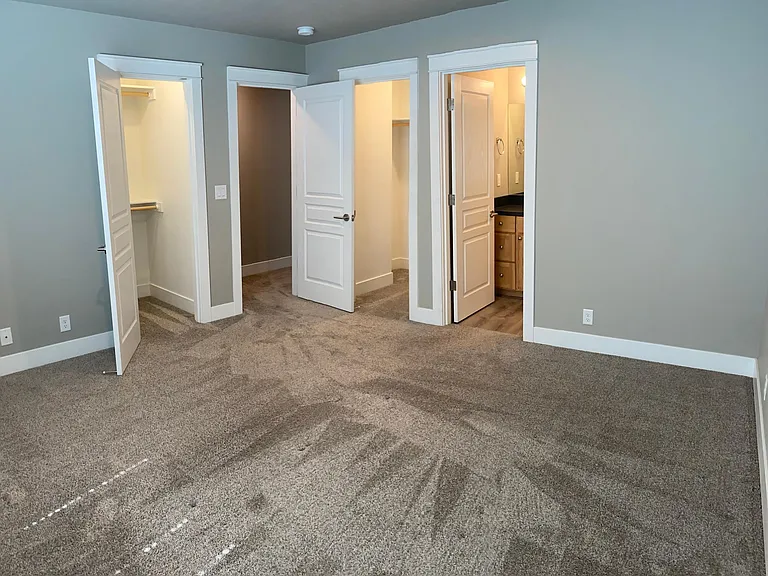 141 SW Kalmia St — Photo 14