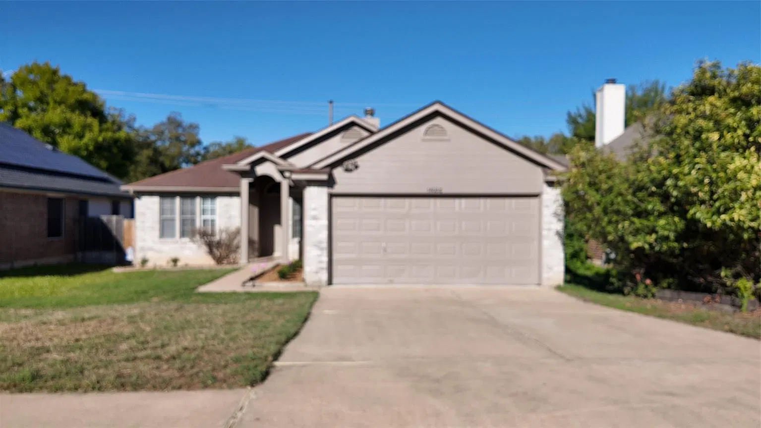 4 bed, 2.0 bath, 1421 sqft, $1,950 — Photo 1