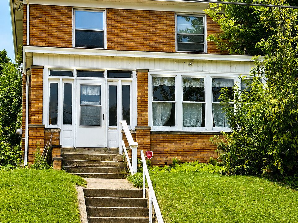 1st image of 882 McIntire Way