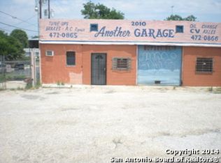 2010 N Saint Marys St, San Antonio, TX 78212