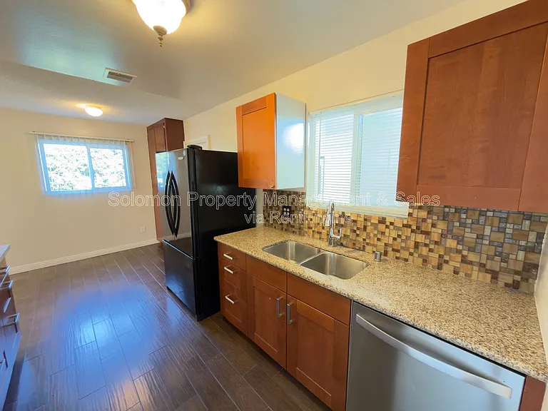 4078 Marvin St — Photo 2