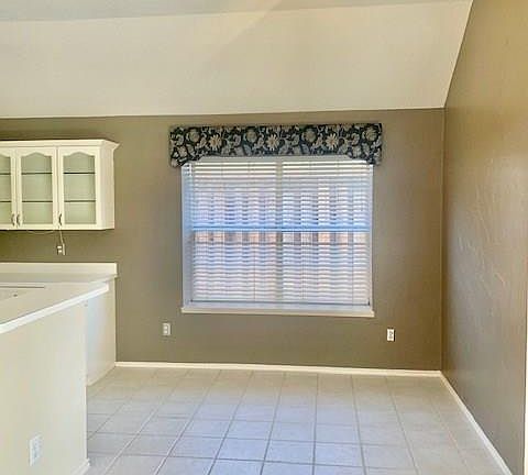 3rd image of 711 Rolling Hills Dr