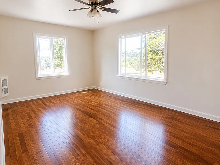 904 Naval Ave #1 — Photo 3