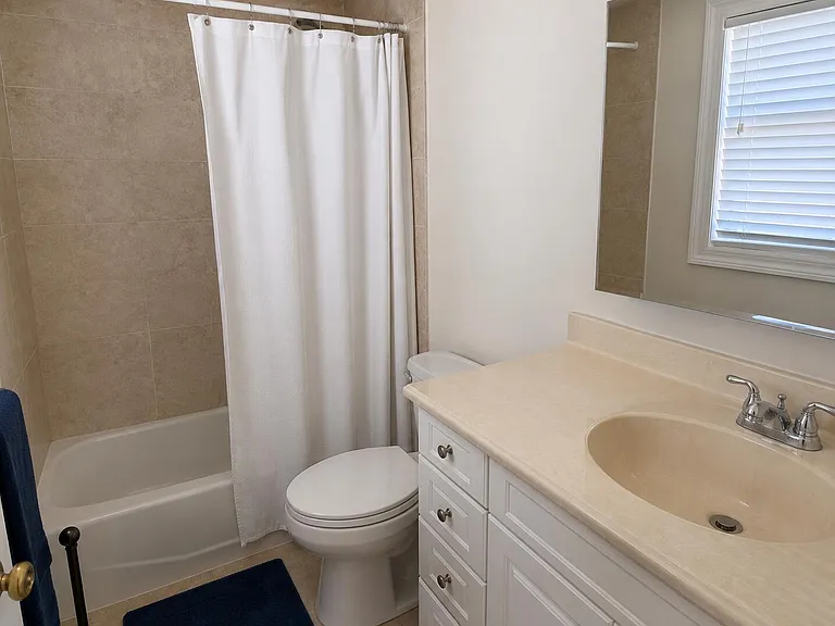 1221 SE 3rd St #4 — Photo 12