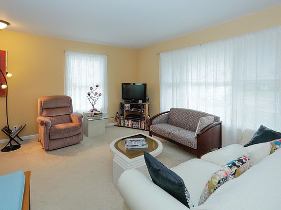 117 N Carleton-104