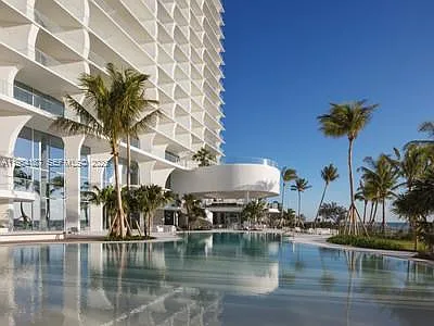 16901 Collins Ave #1402 Photo 1