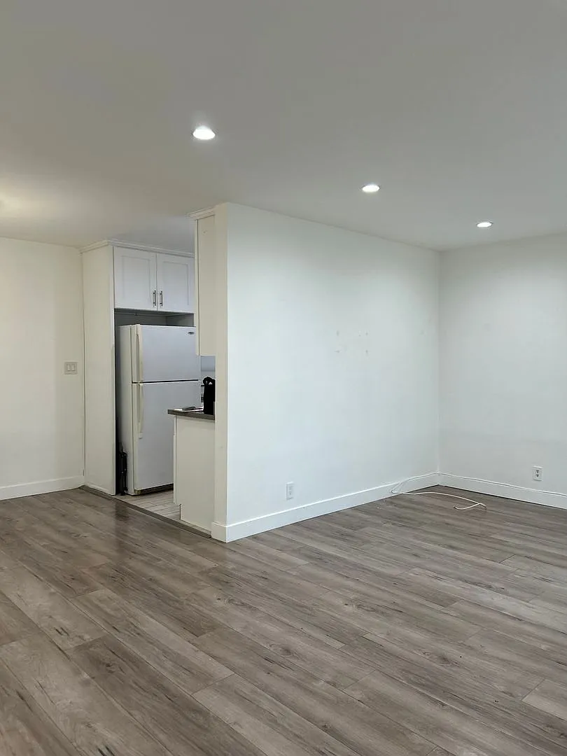 4324 Ventura Canyon Ave (near Ventura Blvd) Gem — Photo 1