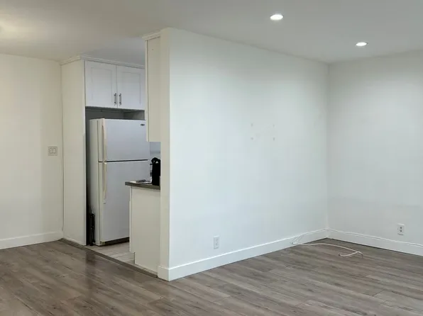 4324 Ventura Canyon Ave (near Ventura Blvd) Gem