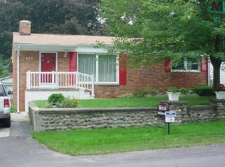 1421 Rosedale Ave, Keego Harbor, MI 48320