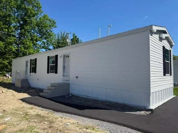 13 Noble Place, Londonderry, NH 03053