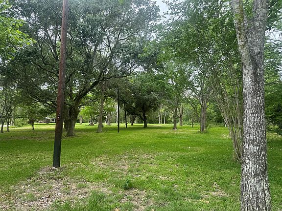 3rd image of 4755 Crosby Cedar Bayou Rd