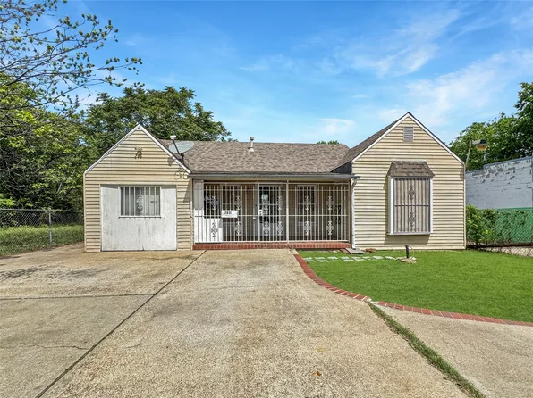 2831 W Clarendon Dr, Dallas, TX 75211
