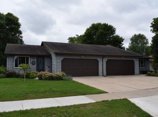 740 Hoffman Rd, Green Bay, WI 54301
