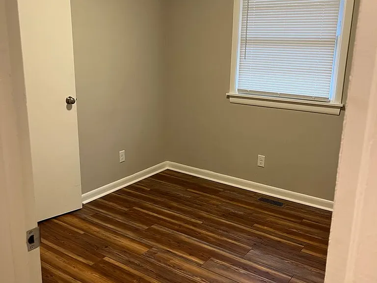 462 Reservoir Hts — Photo 4