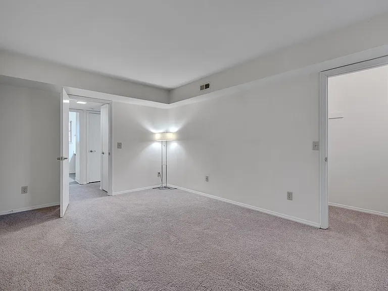 Trailwood Crossing Apartments — Photo 25